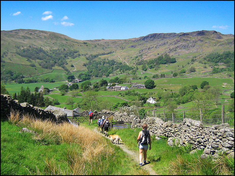 DESCENDING TO KENTMERE DESCENDING TO KENTMERE