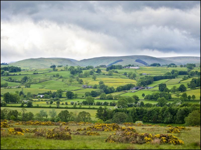 LOWTHER VALLEY FROM KNIPE