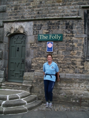 Viv likes a good Folly