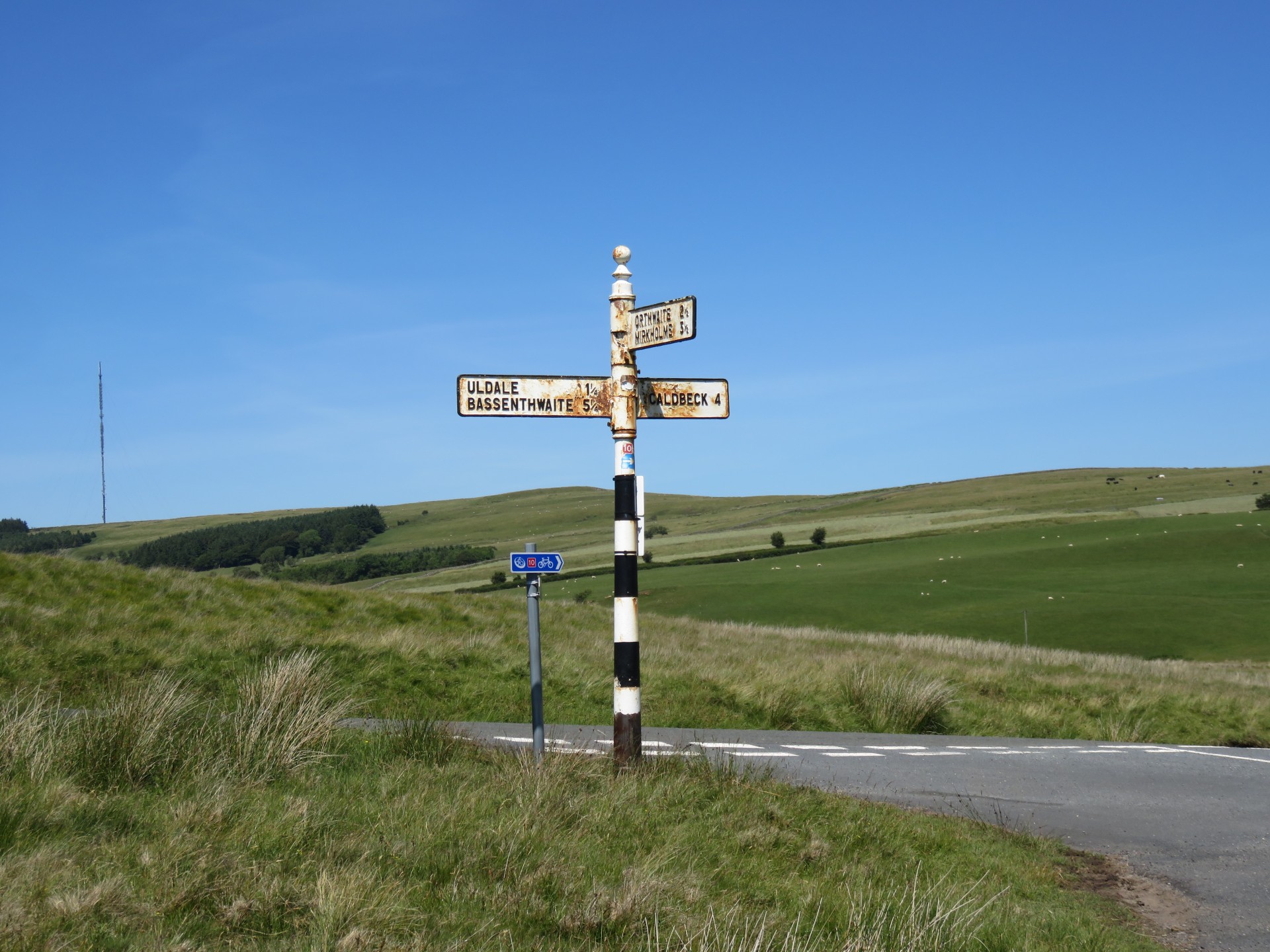 Lovely old roadsign Lovely old roadsign
