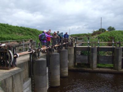 07 Sluice gate near Meltham